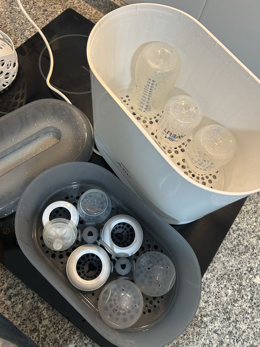 Esterelizador Philips Avent + biberões e tetinas