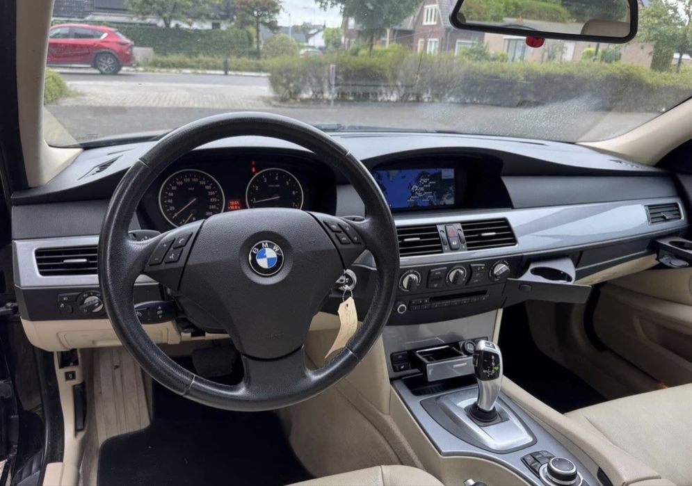 BMW 520i Touring Automática | 170cv | Teto de Abrir