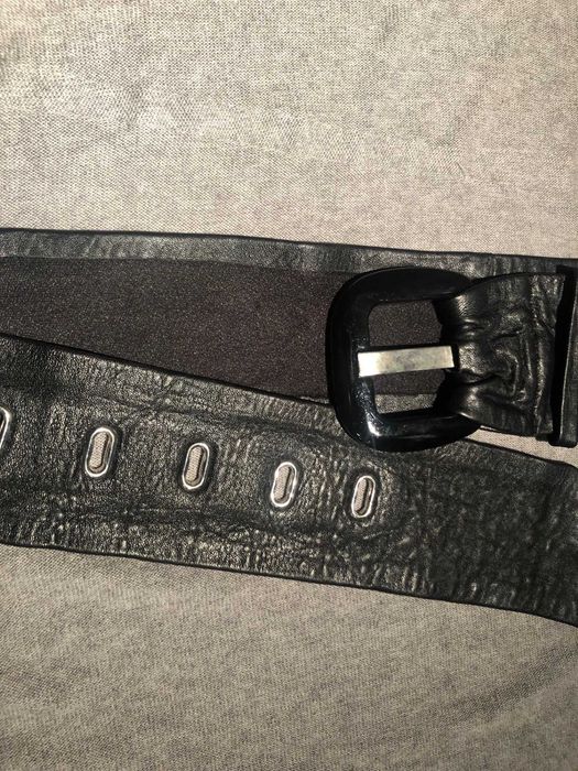 cinto preto  em pele genuína Cortefiel, (114 cm comprimento total)