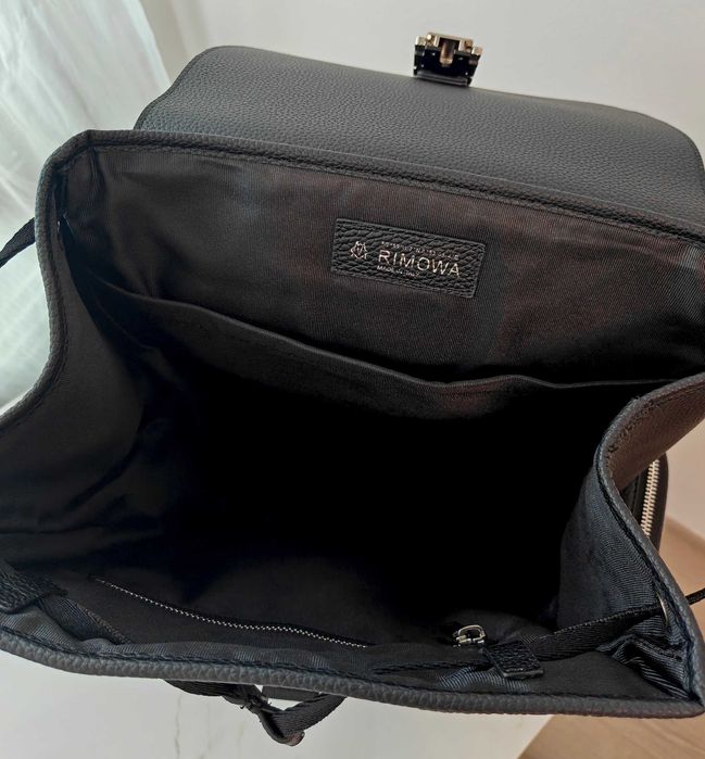 Czarny plecak skórzany Rimowa Never Still naturalna skóra