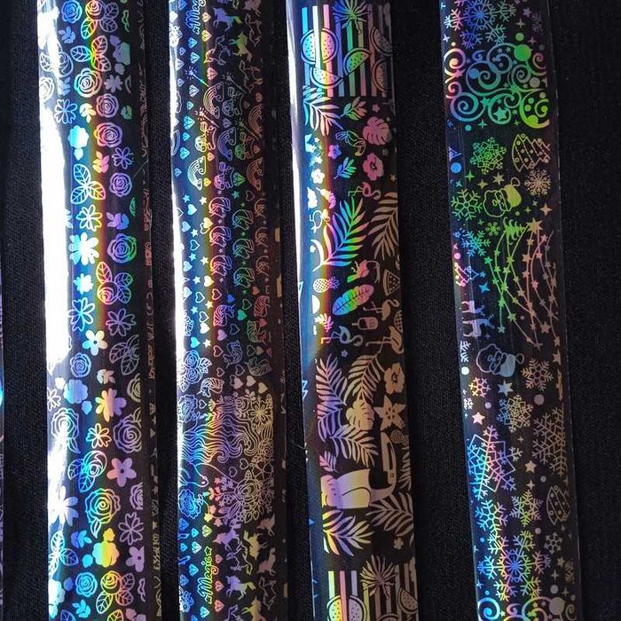 Holograficzna folia na paznokcie w pudełku 10 szt.