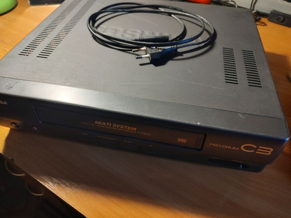 Видеомагнитофон (плеер) Toshiba VCP-C3CZ