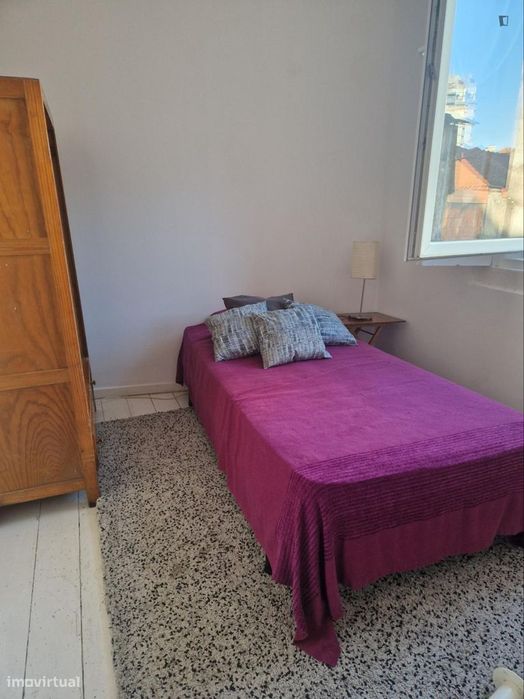 Quarto - localizado em Santo Ildefonso Porto
