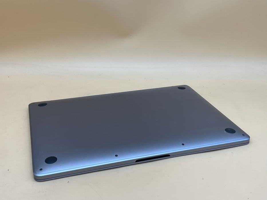 Macbook pro 2022 m2 512gb