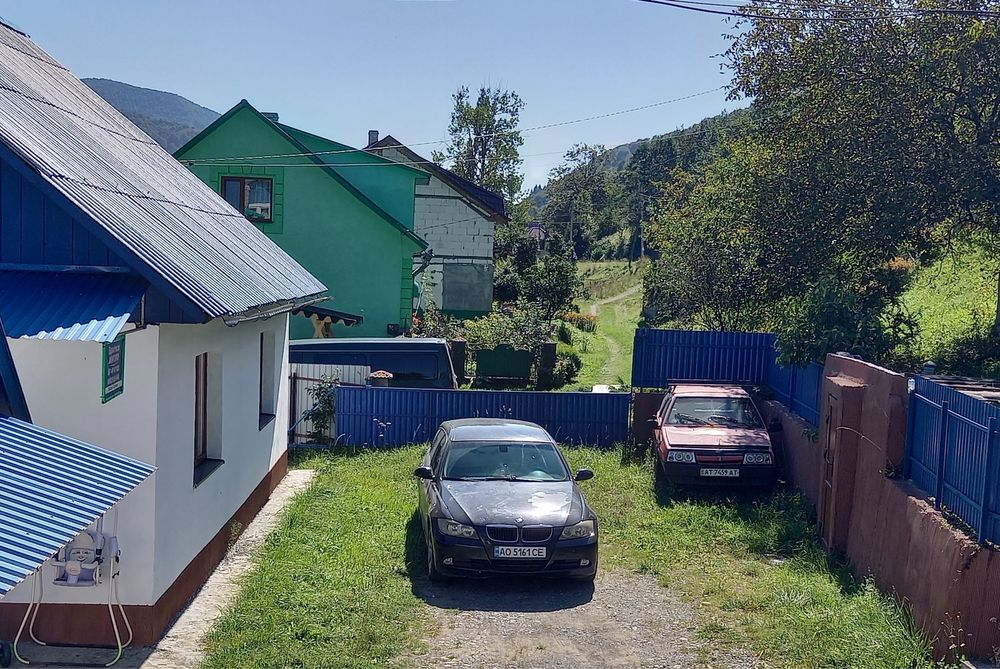 Здається житло в селі Кваси