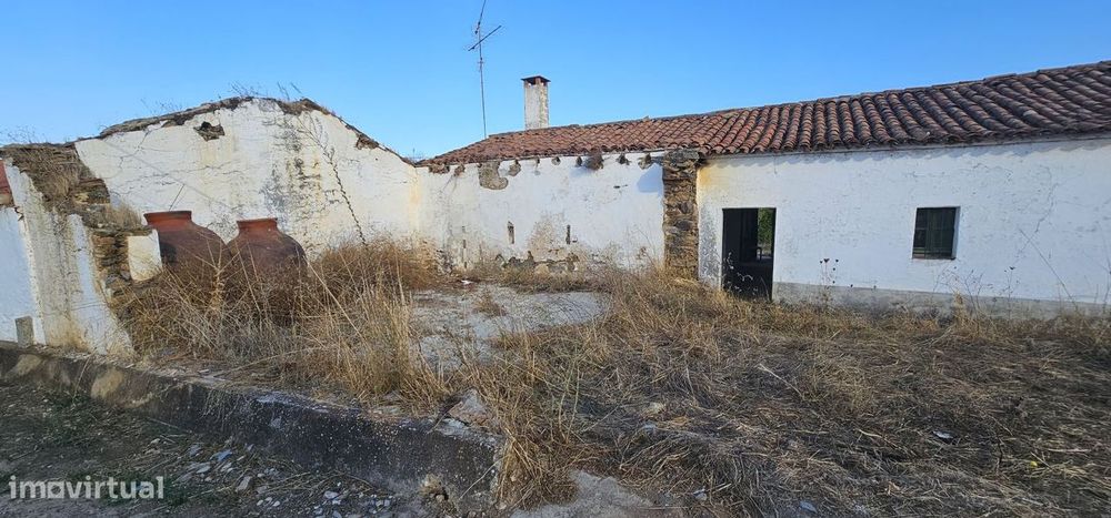 Ruina para recuperação em Casas Novas de Mares