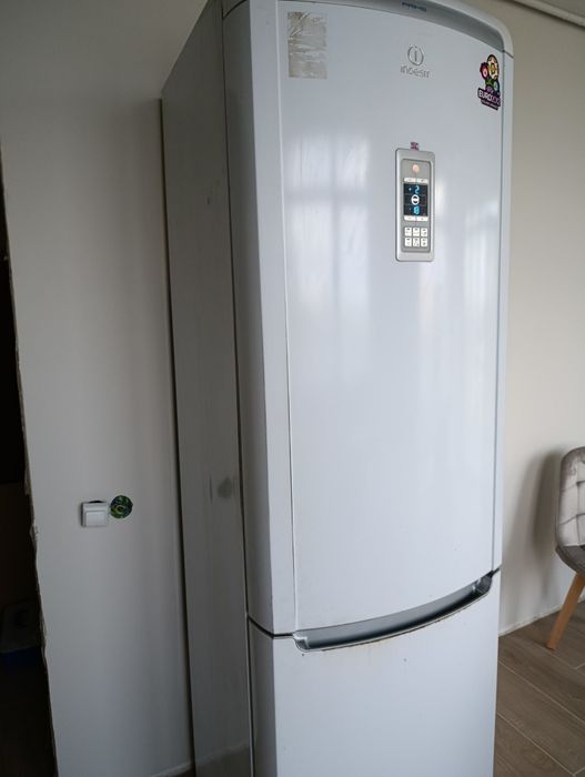 Холодильник Indesit. Б/у