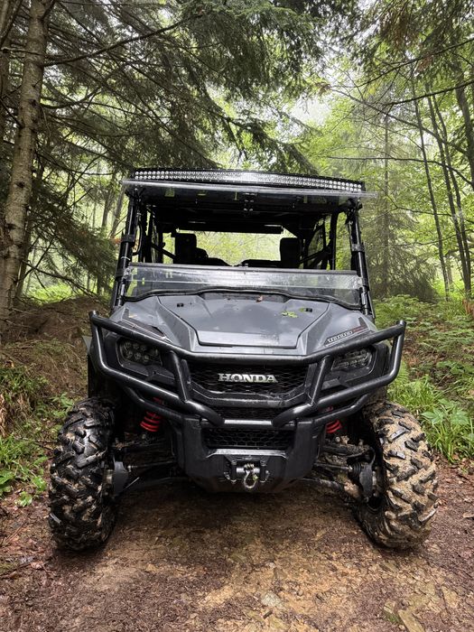 Відпочинок в Карпатах з теплим басейном та гарячим чаном.