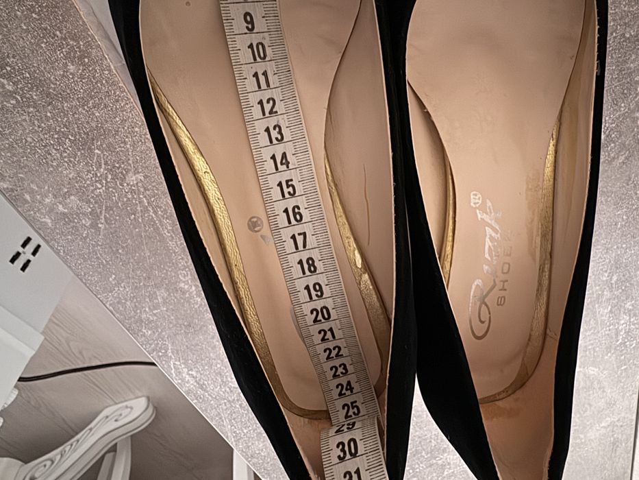 Каблуки зі справжньої замши 39 розмір