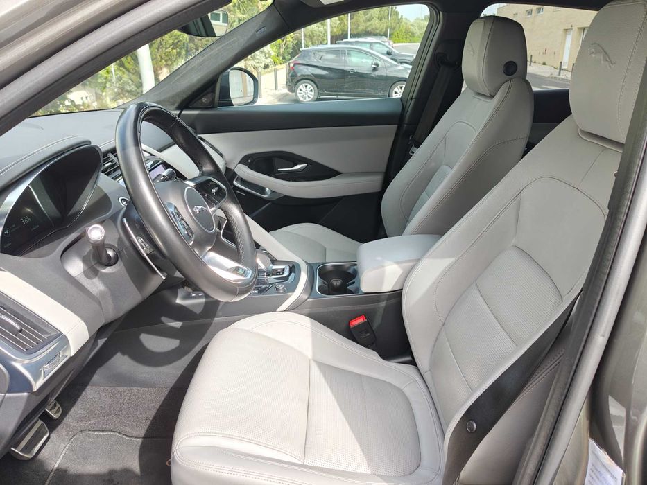 Jaguar E-Pace P300e R-Dynamic