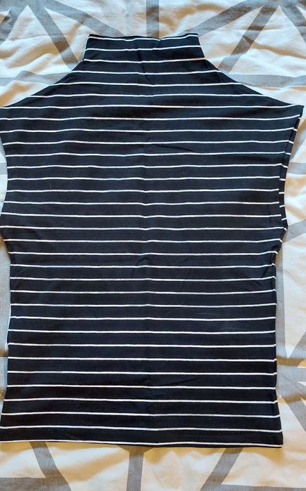 Spodnie. Paczka ubrań spodnie i bluzki