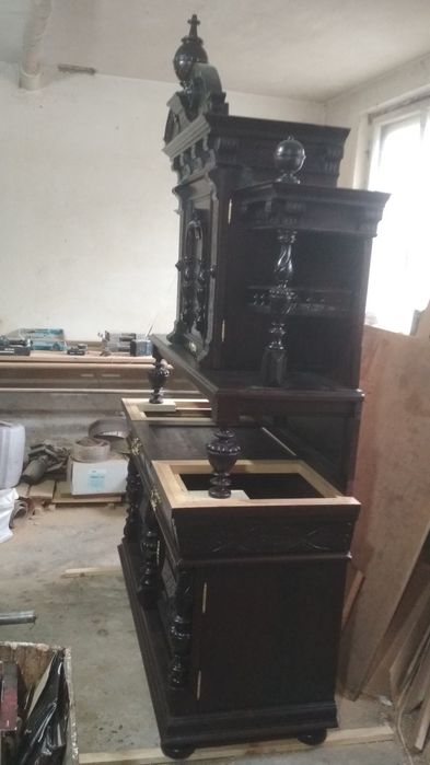 Реставрація антикварних меблів.