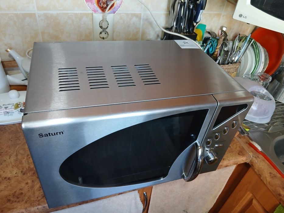Микроволновка Saturn. Рабочая