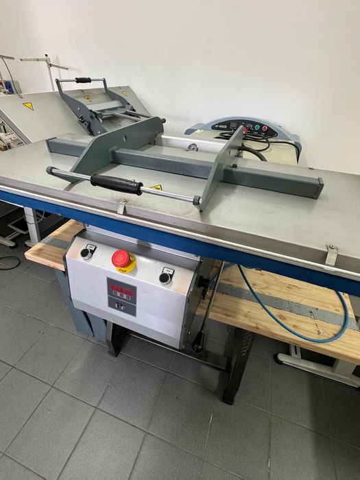 Klejarka pneumatyczna IPT-sublimacja.