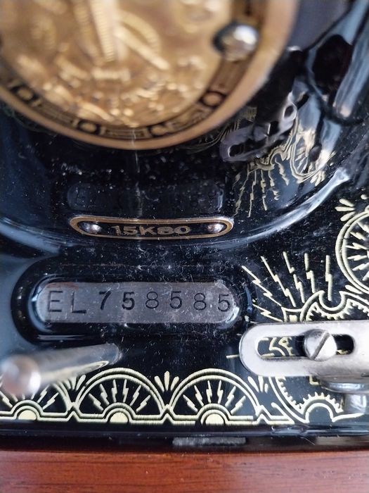 Máquina de costura Singer de 1956 restaurada