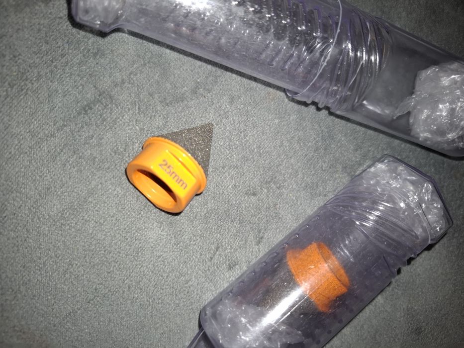 CMT Otwornica diamentowa stożkowa do pracy na sucho 25mm M14