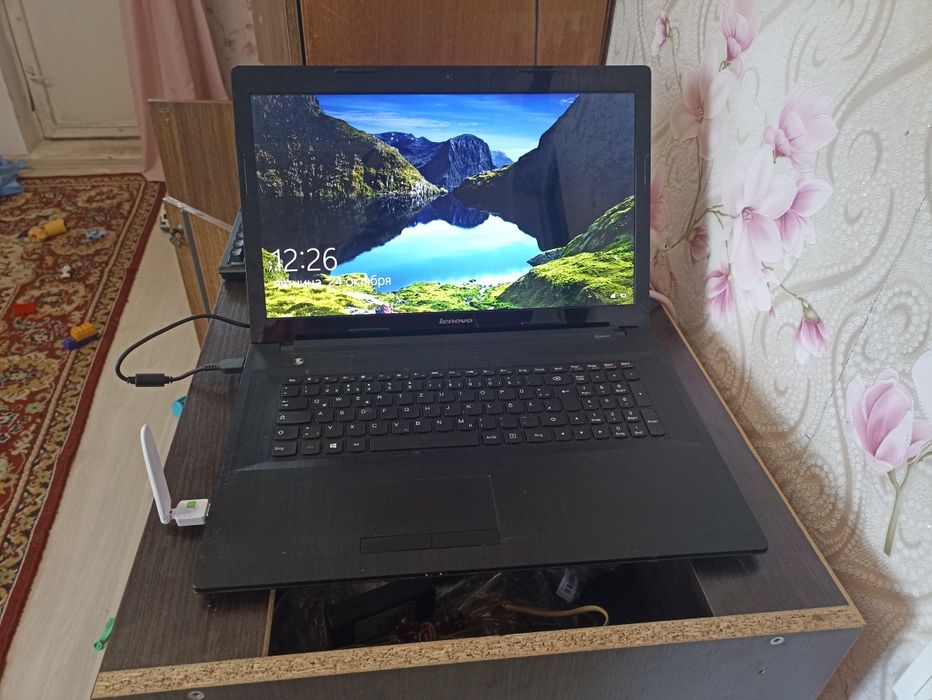 Большой ноутбук Lenovo G70-80 екран-17.3"/HDD 320гб/8гб/видео 2 гб.