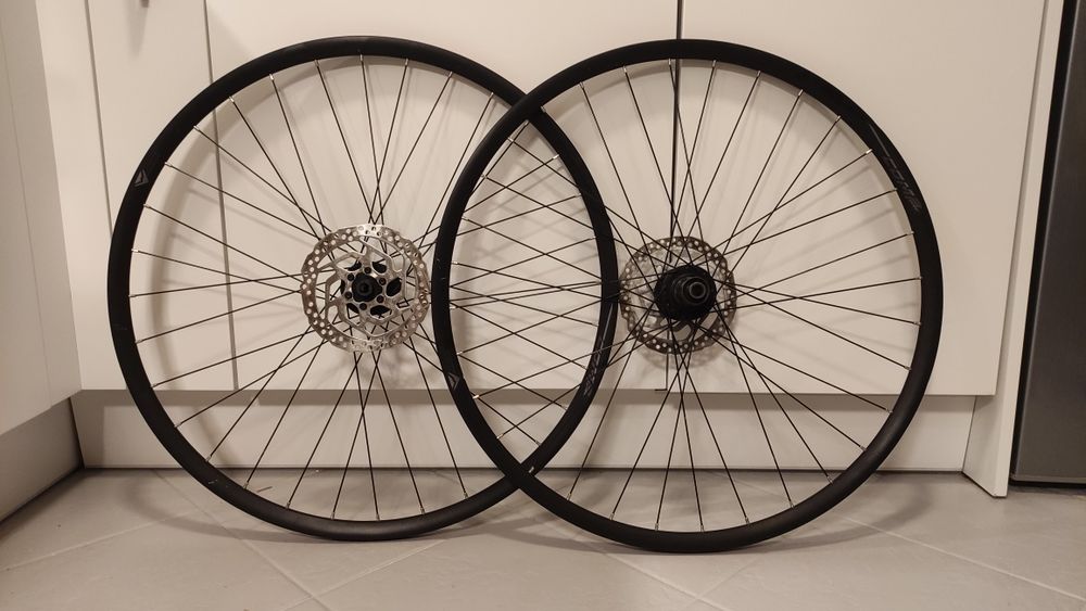 Koła Gravel Szosa 28" + opony 700c x 28mm  Alexrims Comp 100x12 142x12