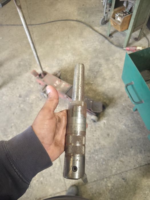 Cabeça de mandrilar e cabeças de roscar