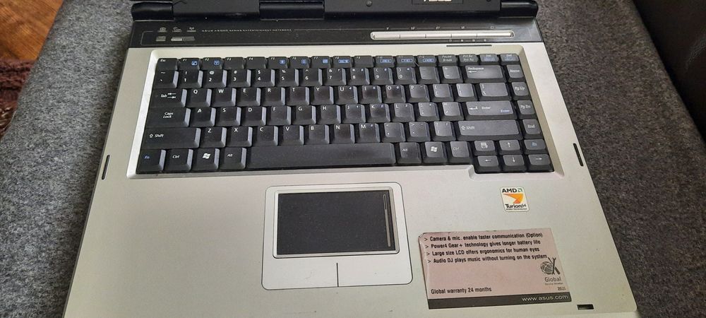 Laptop Asus A6500U