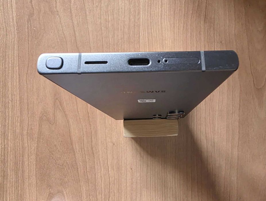 Samsung S24 Ultra - 256GB, com carregador Samsung 25 W