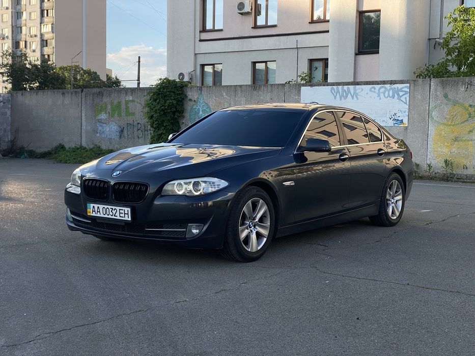 BMW 528 в кузові f10 ЦІЛА НЕ БИТА