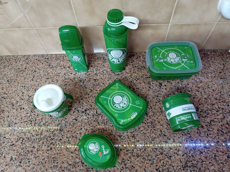 Tupperware copos garrafa talheres do clube Palmeiras casa quarto apart