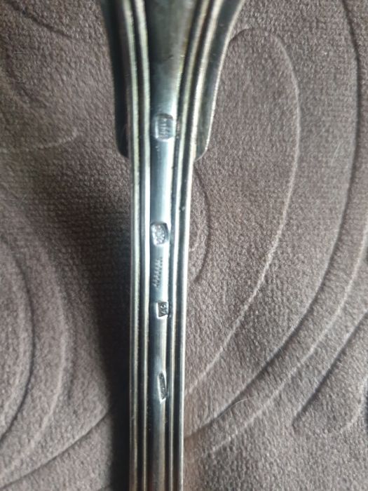 Duży widelec obiadowy.