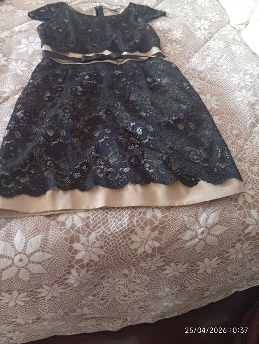 Oportunidade  única,  vestido muito bonito elegante