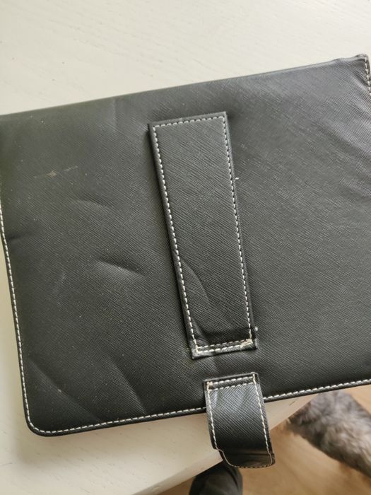 Etui na tablet z klawiaturą