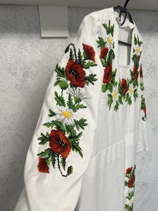 Плаття вишите бісером