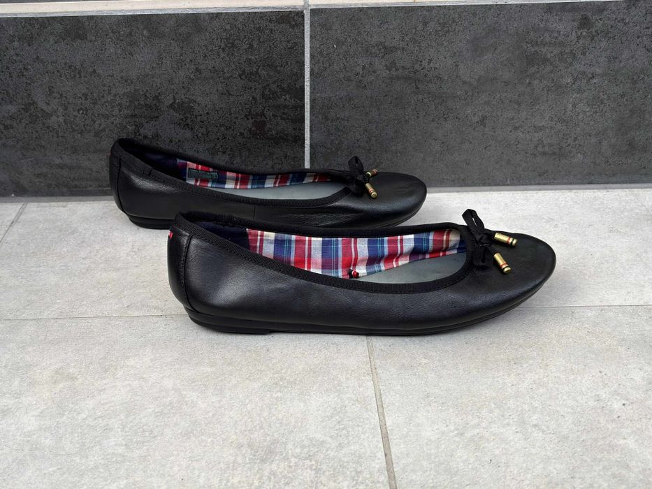 Tommy Hilfiger cecilia nowe baleriny skórzane damskie 40
rozmiar 40
Wk
