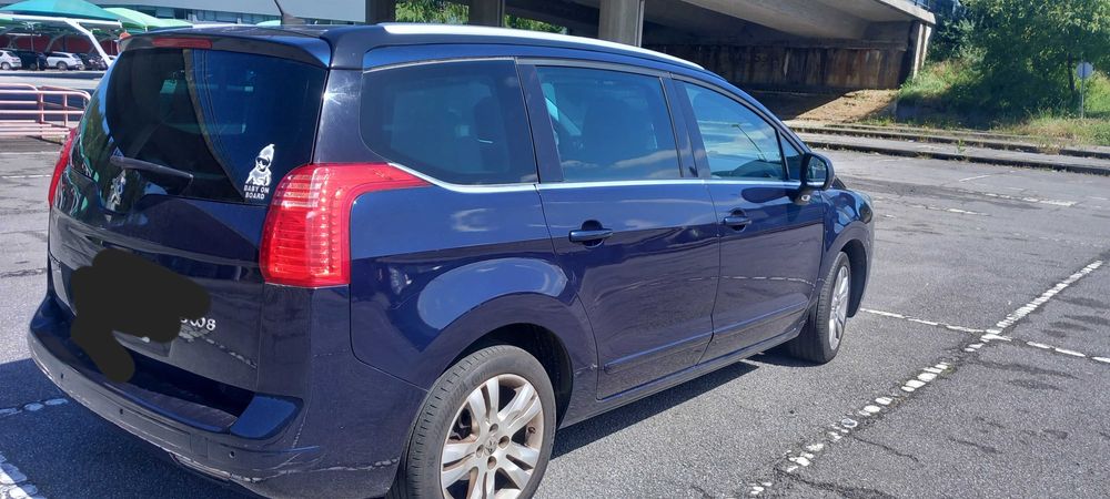 Veículo peugeot 5008