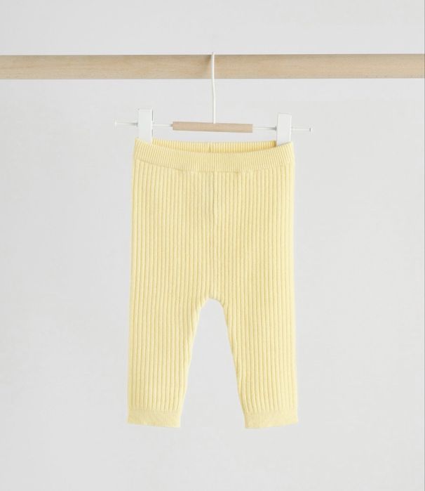 Дитячий в'язаний джемпер і легінси