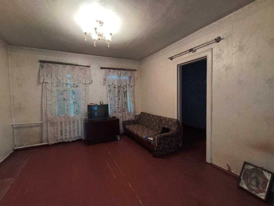 Продам будинок у селищі Коротич.