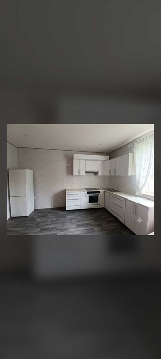 Продам будинок з частковим ремонтом