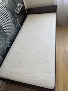 Łóżko z materacem 90x200
