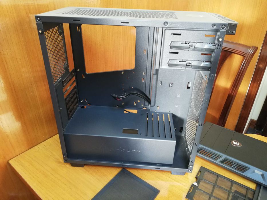 Caixa/Desktop PC Sharkoon S25-W