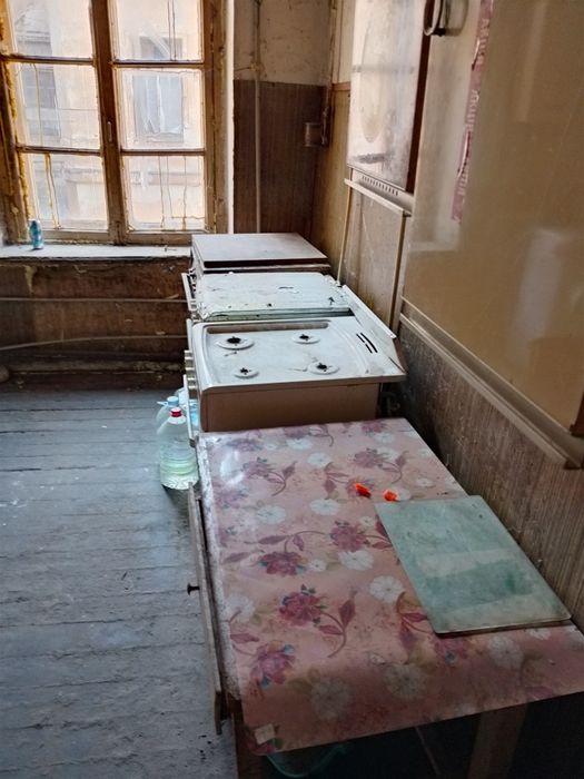 2 комнаты в коммунальной квартире