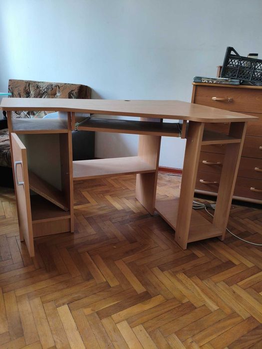 Biurko komputerowe