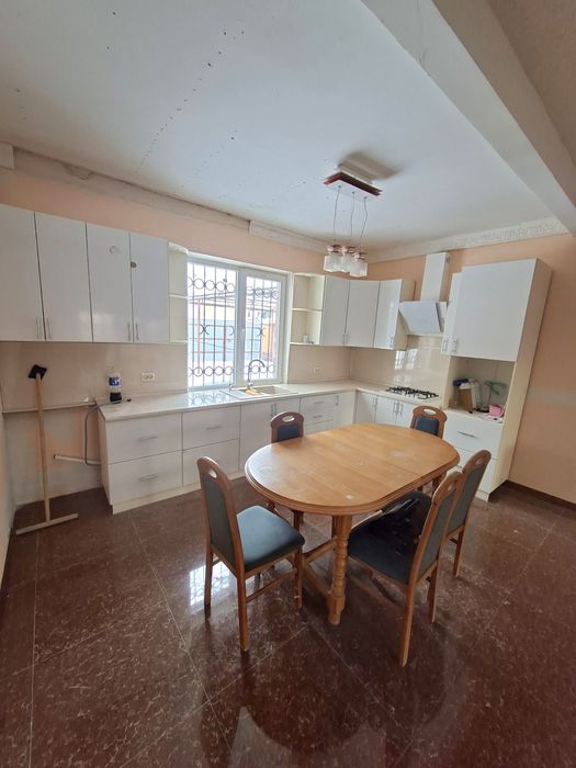 Продаж ! Макарів . Будинок 205 м2 . ГАЗ .Набережна вул.