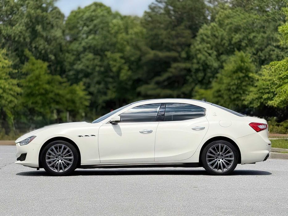 Maserati Ghibli      2019