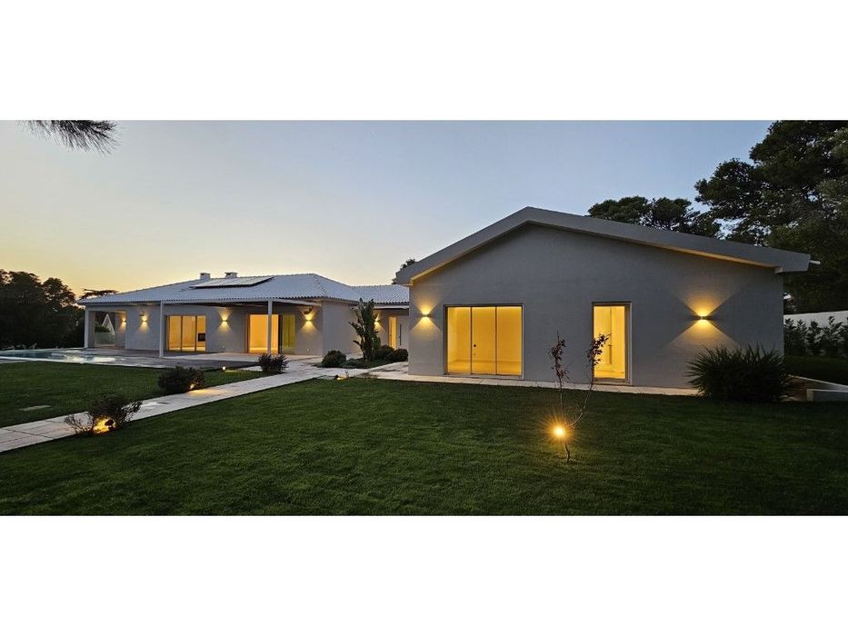 Moradia T7 nova com piscina em Birre, Cascais