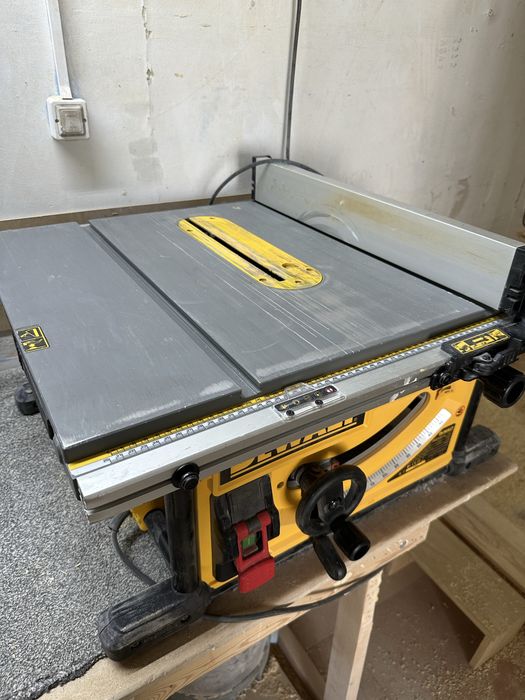 Pilarka stołowa DeWALT DWE7492 | Precyzyjna piła stołowa