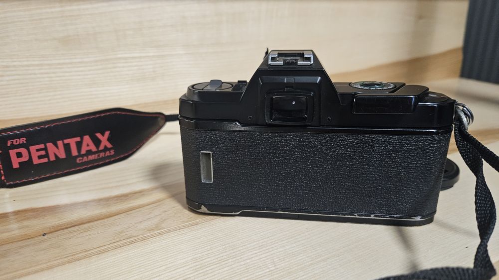Pentax P3 + zoom 35–75 mm