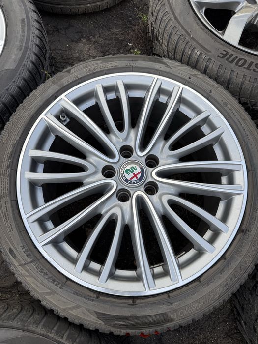 Felgi aluminiowe 5x110 18x8j et33 Alfa Romeo
