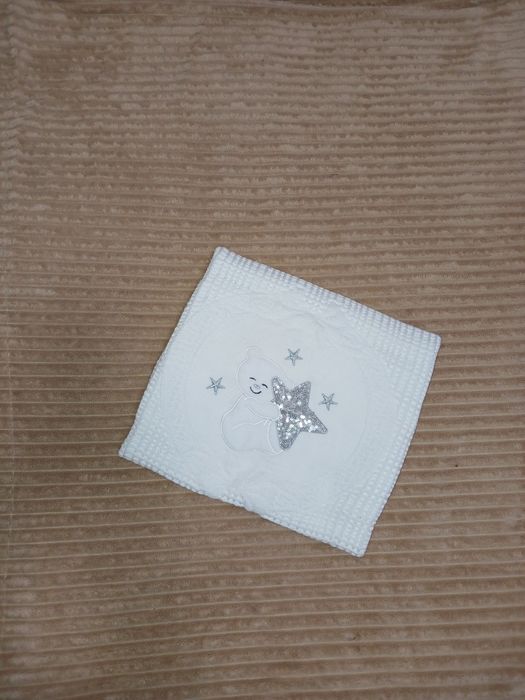 Дитячий в'язаний теплий плед у ліжечко, у коляску