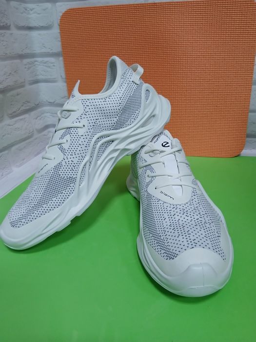 Кросівки жіночі повсякденні ECCO 8830720 Білий 41 ZW8869