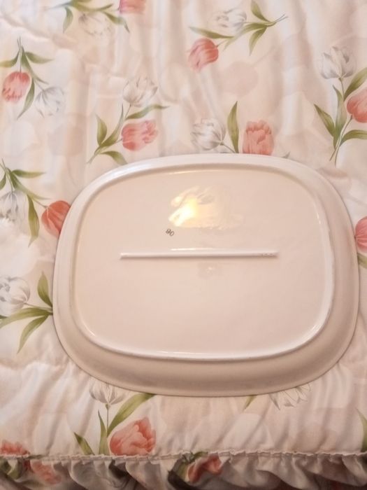 Travessa em faiança muito bonita para decoração