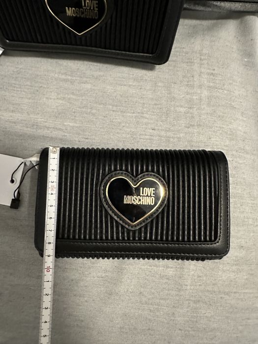 Чорний гаманець LOVE MOSCHINO